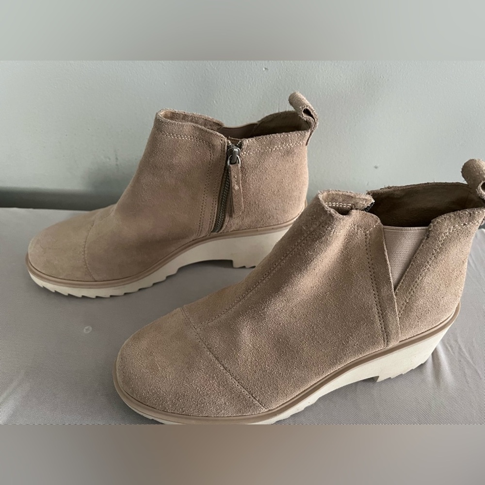 Tom’s Maude Wedge Boots Size 10